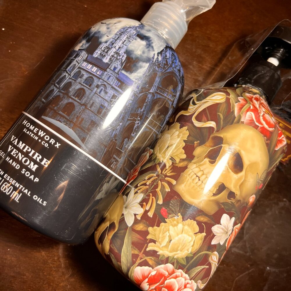 Decorative Hand Soaps (Set of 2 / 1 Gel - 1 Gothic Garden) (new/w/x)